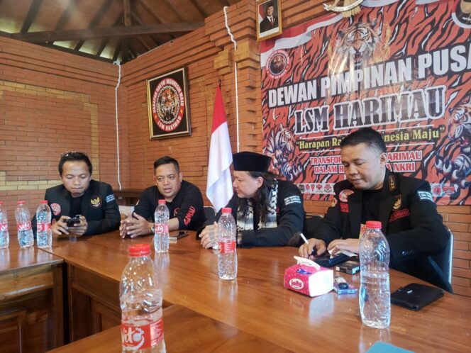 
LSM Harimau Jawa Timur Tekan KPK Tuntaskan Kasus Hibah