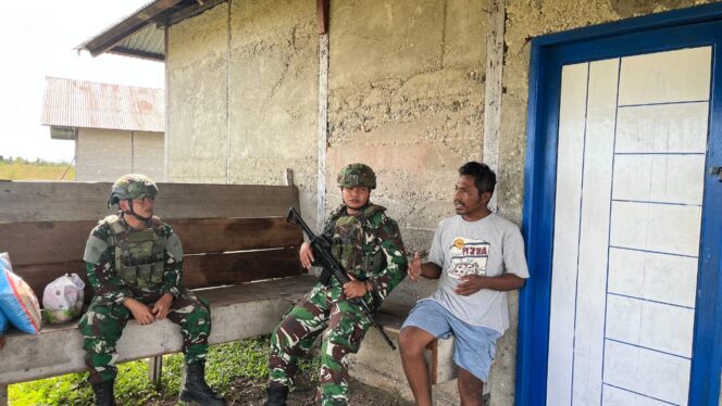 
Satgas Yonif 642/Kps Laksanakan Anjangsana di Wilayah Pos Tomage