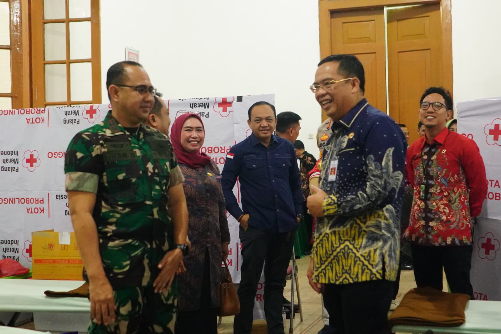 Letkol Iwan Hermaya Raih Penghargaan Pelopor Kemanusiaan Probolinggo