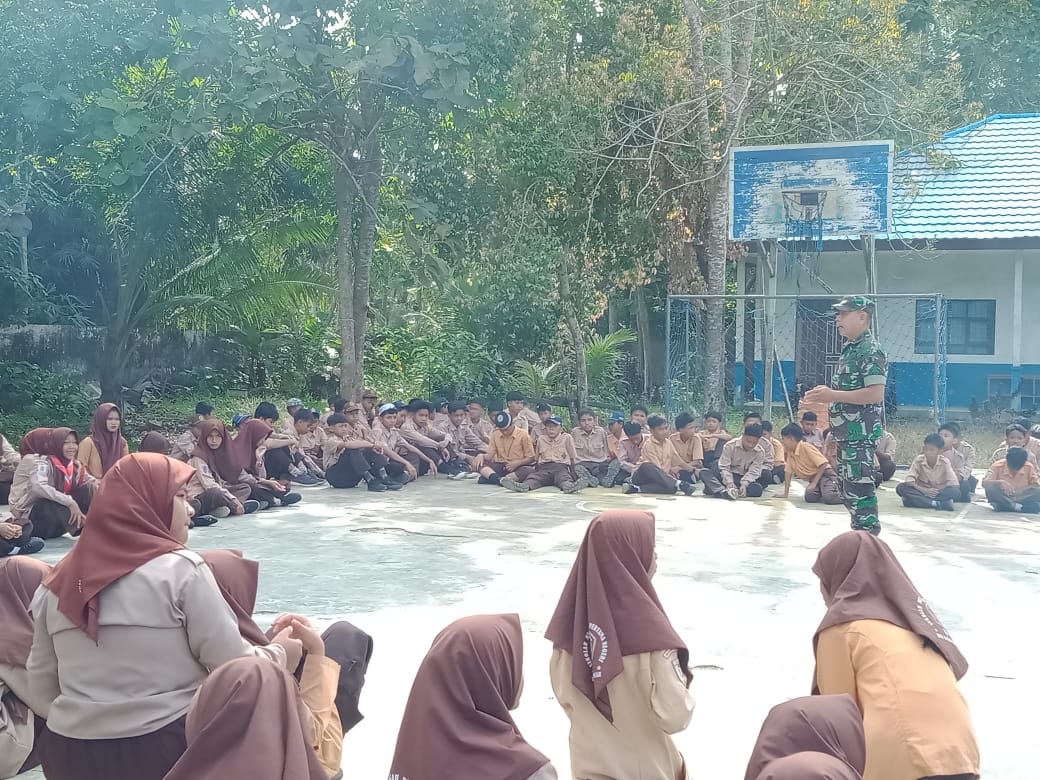 Dorong Karakter Pelajar, Babinsa Koramil 1002-04 Bina Pramuka