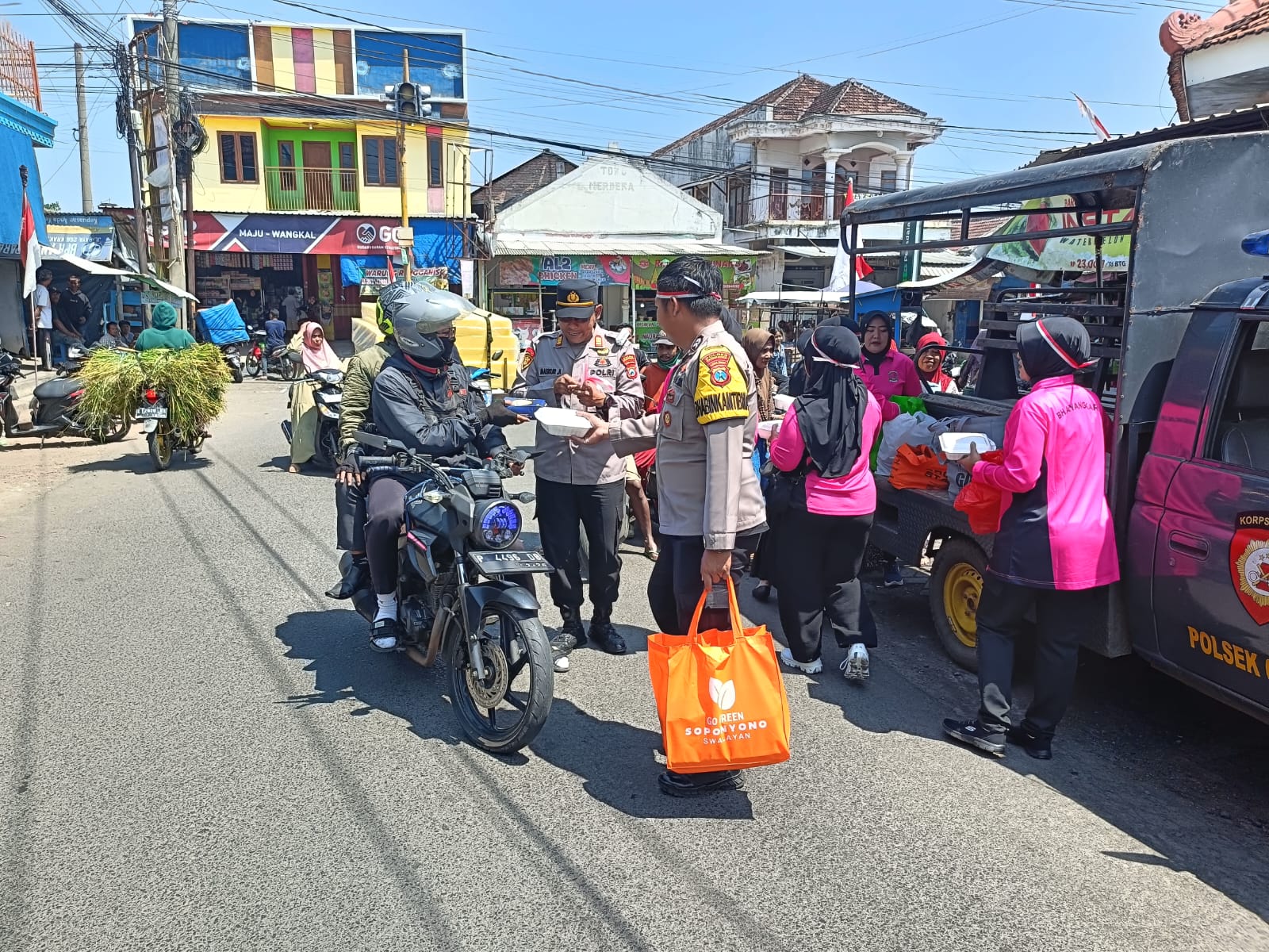 Polres Probolinggo Tebar Berkah Jelang HUT RI ke-80 Meriah