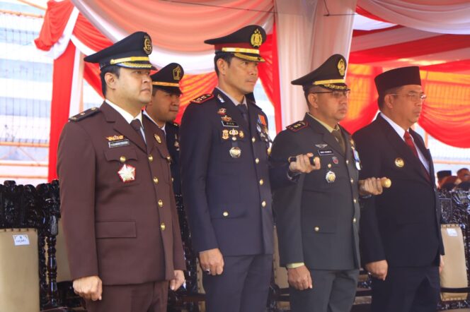 Dandim 0820 Probolinggo Hadiri Upacara Penurunan Bendera HUT RI ke-80