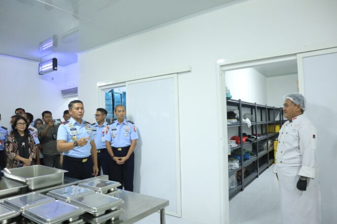 
Diresmikan Kasau Secara Serentak, SPPG Lanud Sultan Hasanuddin Siap Operasional dan Salurkan 4.500 Makanan Bergizi