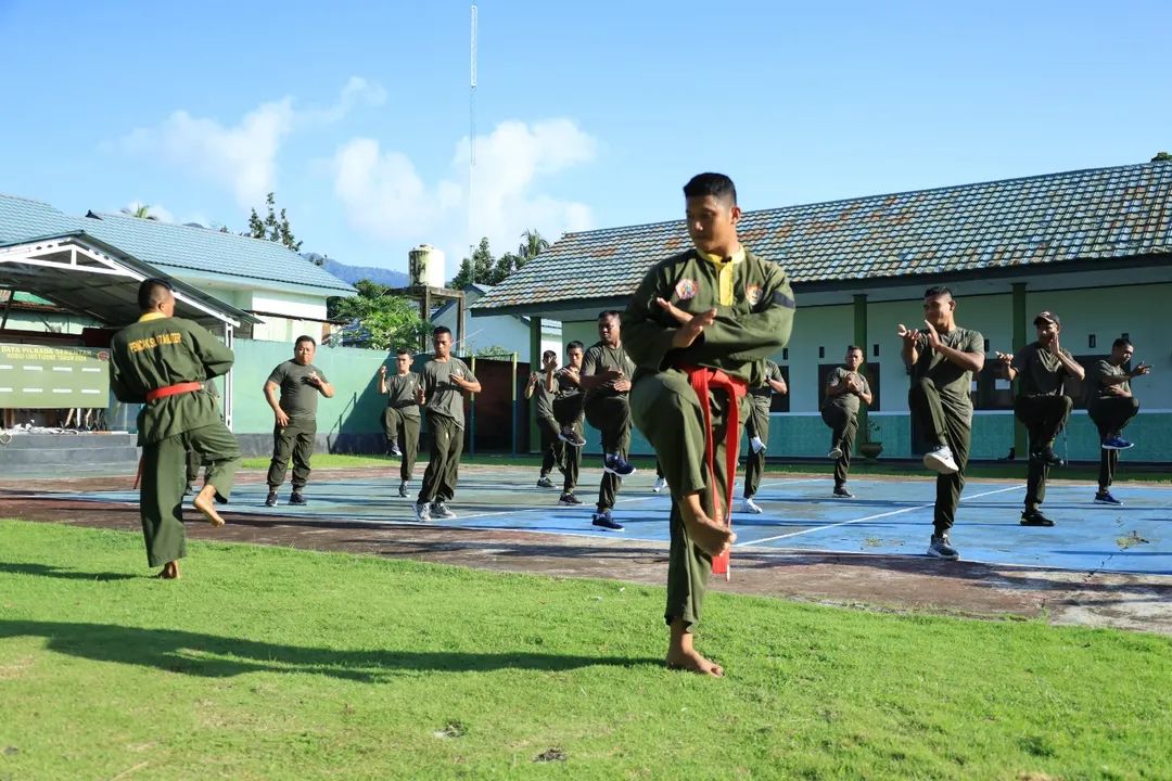 Prajurit Kodim 1505/Tidore Asah Ketangguhan Lewat Latihan Pencak Silat Militer