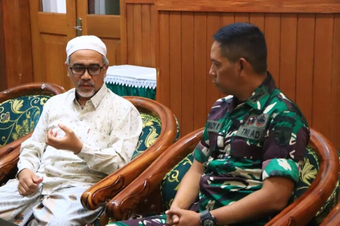 
Kasdim Probolinggo Bersama Tokoh Agama Wujudkan Kota Damai Aman