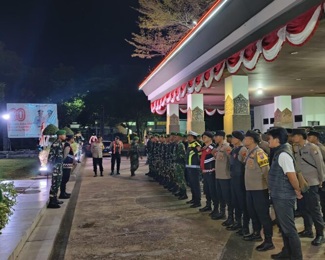 
Kapolres Probolinggo Pimpin Patroli Skala Besar Cegah Gangguan Kamtibmas