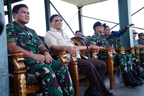 Panglima TNI Dampingi Menhan RI Tinjau Latihan Puncak Super Garuda Shield di Baturaja