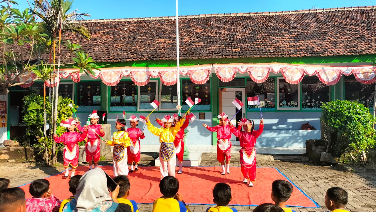 SDN Sebaung 1 Probolinggo Gelar Pembiasaan Literasi Budaya Tanah Air