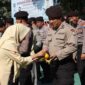 Bunga dan Jeruk Simbol Kepedulian Masyarakat untuk Polres Batu*