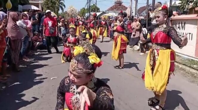 Puncak HUT RI ke-80, Pemdes Dringu Gelar Karnaval Budaya Meriah