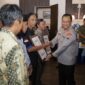 Kapolrestabes Surabaya Beri Penghargaan Kapolsek Wonokromo dan Toga Tomas atas Peran Aktif Jaga Kamtibmas*