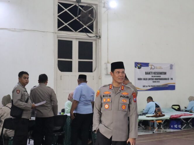 
					Rayakan HUT Lalu Lintas, Polres Probolinggo Kota Tebar Kepedulian