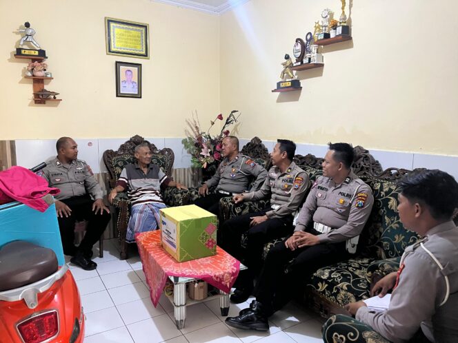
					Wujud Penghargaan, Satlantas Polres Probolinggo Kota Beri Tali Asih kepada Purnawirawan