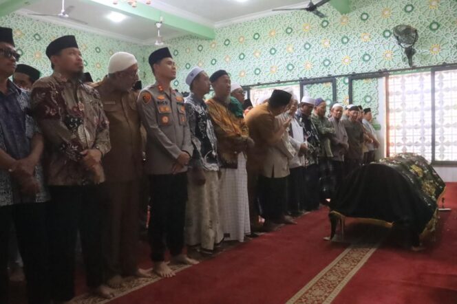 Kehilangan Besar, Kapolres Probolinggo Kota dan Forkopimda Kenang Dedikasi Almarhum Buchori