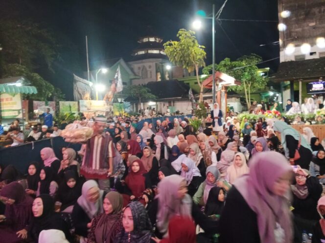 
					Doa Bersama di Ponpes Roudlotul Hanan, Masyarakat, Ulama Satukan Doa Untuk Bangsa Dan Blitar Aman Sentosa
