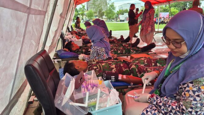 
					HUT ke-80 TNI, Kodim 1002/HST Ajak Masyarakat Donor Darah