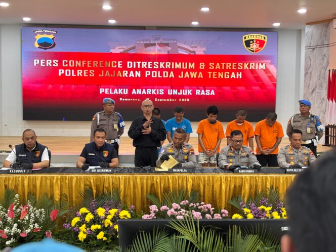 
					Tangani Aksi Anarkis, Polda Jateng Tegas Bedakan Aksi Damai dan Pelaku Kerusuhan