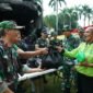 TNI Bagikan 15 Ribu Paket Sembako untuk Masyarakat di Monas