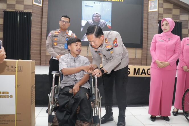
					Syukuran Penuh Kasih, Polres Magetan Rayakan HUT ke-70 Lalu Lintas Bhayangkara dengan Santunan Anak Yatim dan Disabilitas Korban Laka Lantas