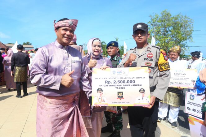 
					KAPOLDA KEPRI BERSAMA FORKOPIMDA IKUTI RANGKAIAN PERINGATAN HARI JADI KE-23 PROVINSI KEPULAUAN RIAU*