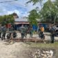 Sambut HUT TNI Ke-80, Babinsa Koramil 1715-01/Oksibil Kodim 1715/Yahukimo Laksanakan Karya Bakti di Kesusteran dan Gereja Gidi Kab. Pegunungan Bintang
