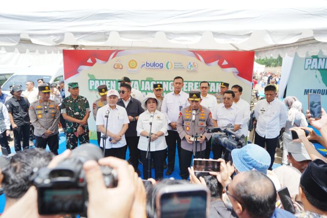 
					Gerakan Pangan Murah Polri Salurkan 1.386 Ton Beras SPHP di Tengah Panen Raya Kuartal III*