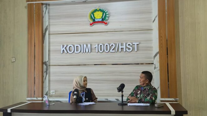 Kodim 1002/HST Gandeng Kominfo HST Edukasi Pendaftaran TNI Lewat Podcast