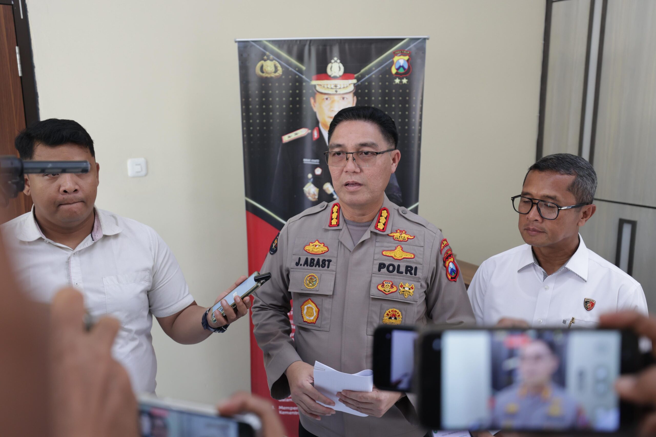 Polda Jatim Amankan Tersangka MF Alias P Diduga Kuat Terlibat Penghasutan Aksi Anarkis di Kediri*
