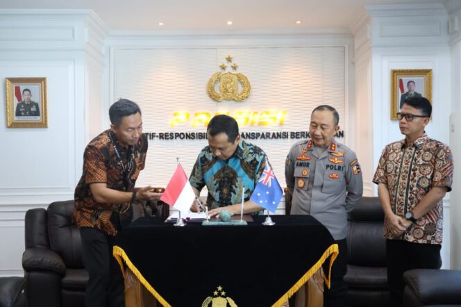 
					Polri dan AFP Resmikan Rencana Kerja Bersama untuk Perkuat Penanggulangan Penyelundupan Manusia