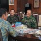 Pangkopassus Anjangsana ke Mantan Panglima TNI Marsekal TNI (Purn) Hadi Tjahjanto