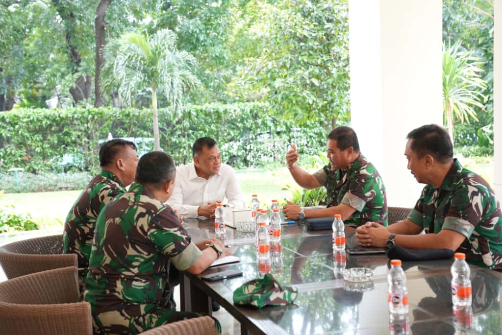 Danpushidrosal Anjangsana Ke Kediaman Jenderal TNI (Purn) Gatot Nurmantyo