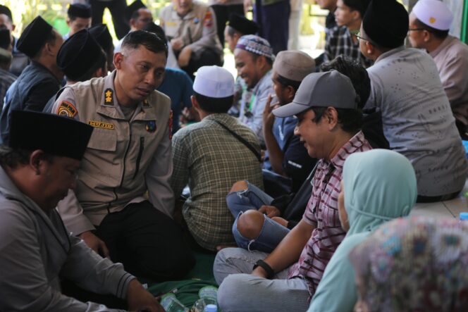 
					Polda Jatim Libatkan Tim Psikologi Dampingi Keluarga Korban di Ponpes Al-Khoziny*