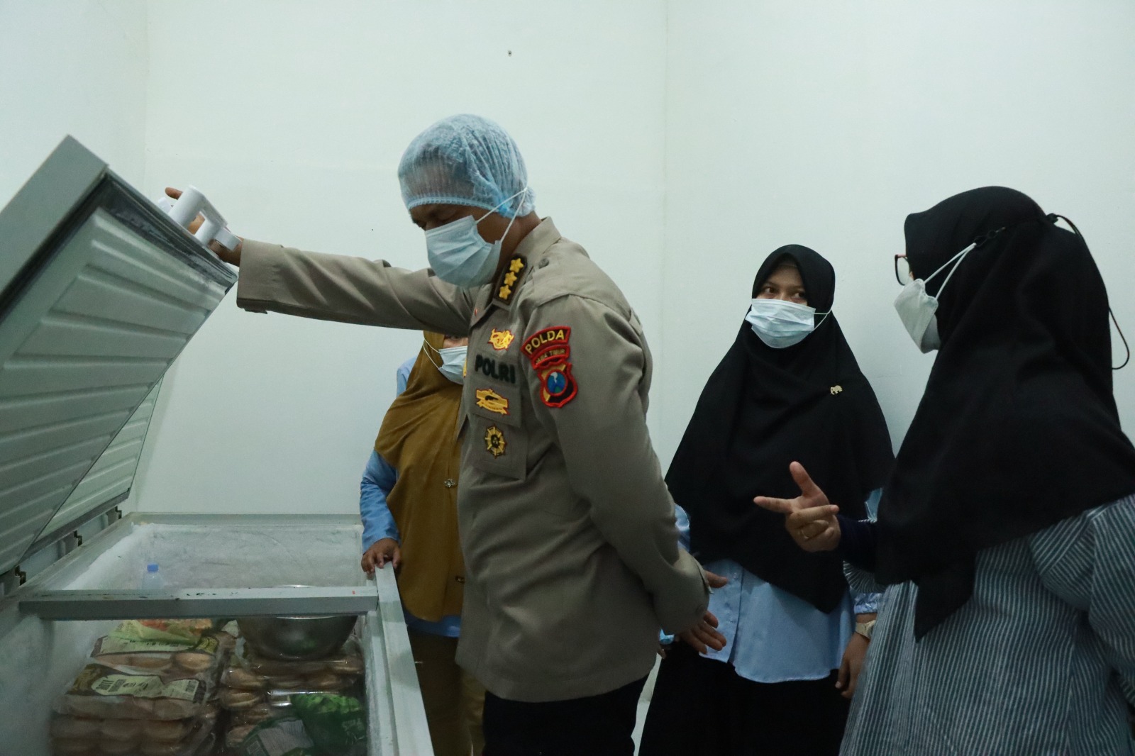 Itwasda Polda Jatim Lakukan Pengawasan SPPG Polres Gresik Pastikan Kualitas dan Kebersihan MBG*