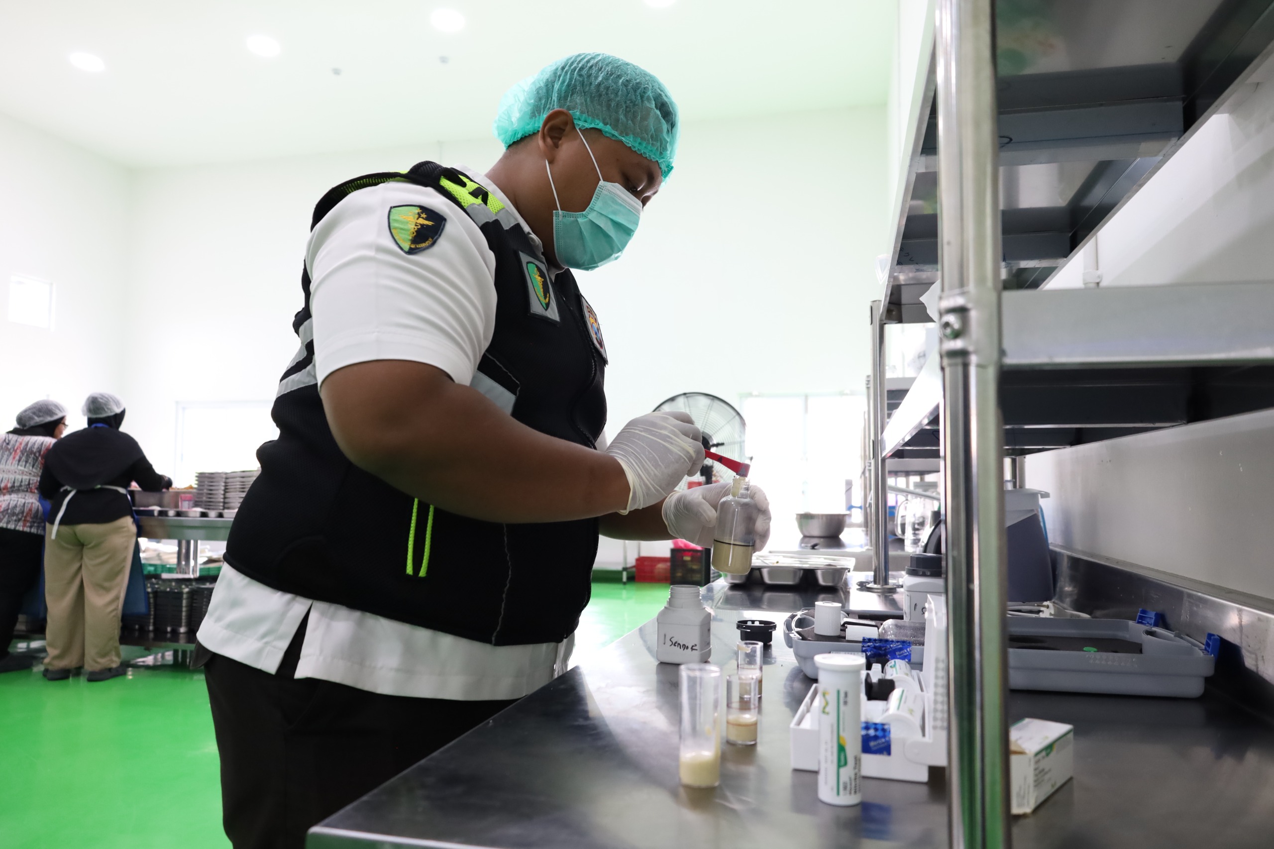 Pastikan MBG Higienis Polres Tulungagung Uji Food Safety di SPPG*