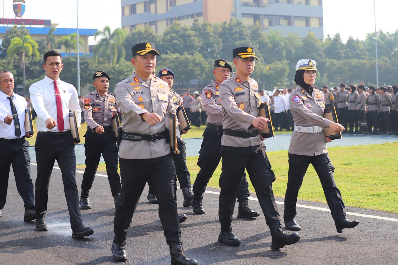 Berhasil 2 Kali Ungkap Kasus Perampokan, Kapolres Magetan mendapatkan Penghargaan dari Kapolda Jatim*
