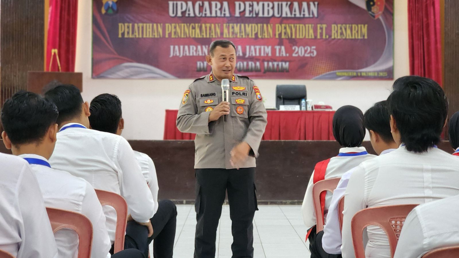 Tingkatkan Kemampuan 100 Penyidik Jajaran Polda Jatim Dibekali Integritas dan Empati di SPN Polda Jatim*