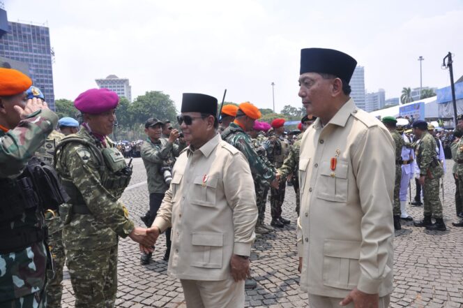 
					Danpasmar 1 Pimpin Prajurit Jalasena Berikan Penghormatan Kepada Presiden Republik Indonesia
