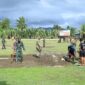 Menjelang TMMD ke-126, Lapangan Desa Wama Dirapikan untuk Upacara Pembukaan