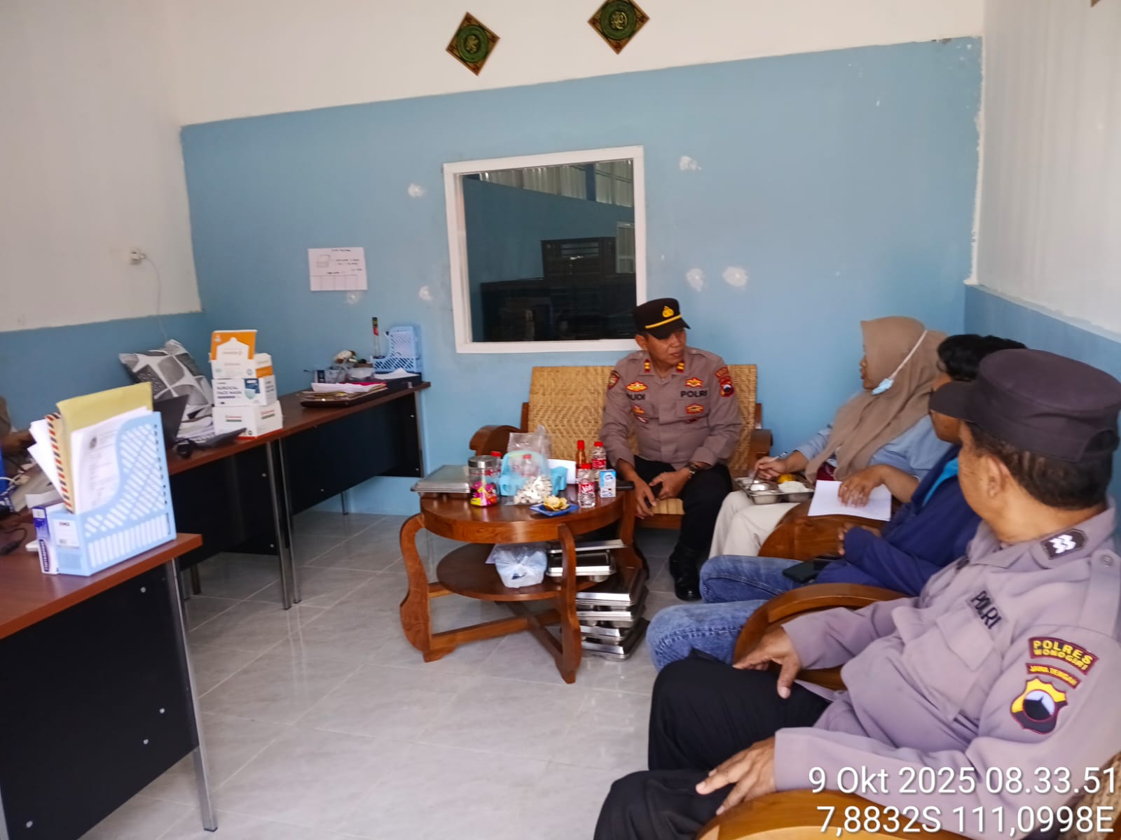Ribuan Siswa di Jatiroto Dapat Makan Bergizi Gratis, Polisi Turun Langsung Kawal Distribusi