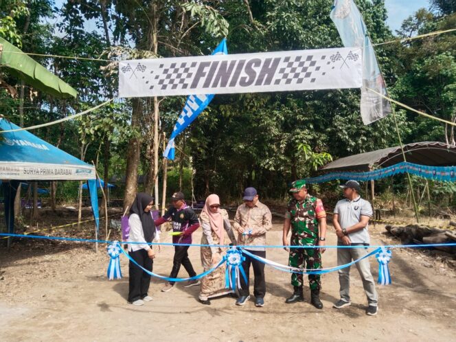 
					TNI Bersama Masyarakat Sukseskan Kejuaraan Mini Cross di Murung Taal