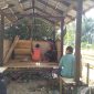 Kopda Rahmat Azona Apresiasi Kekompakan Warga dalam Pembangunan Pos Kamling di Aluan Mati Kopda Rahmat Azona Apresiasi Kekompakan Warga dalam Pembangunan Pos Kamling di Aluan Mati