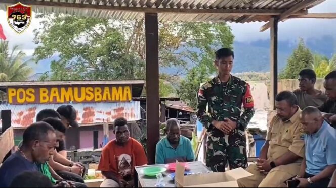 
Satgas Pamtas Kewilayahan RI-PNG Yonif 763/SBA Dengarkan Aspirasi Masyarakat Melalui Musyawarah dan Mufakat