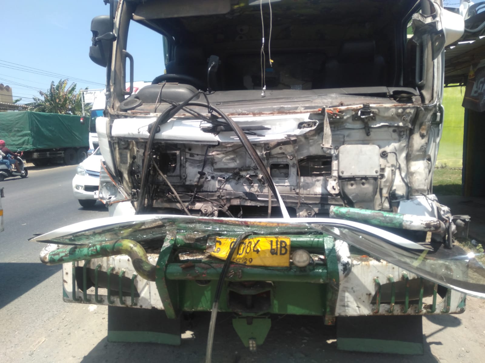 *Dua Truk Terlibat Kecelakaan di Jalan Juwana–Batangan, Kerugian Capai Rp15 Juta*