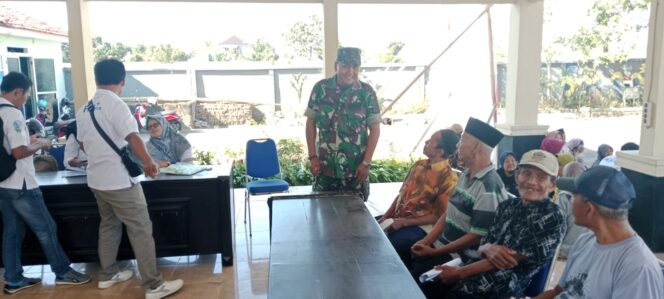 
					Serka Rokip Pastikan Penyaluran PKH Lansia di Leces Berjalan Aman dan Transparan
