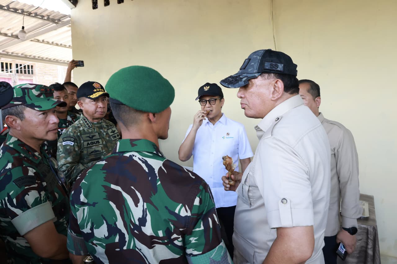 Panglima TNI Dampingi Menhan RI Tinjau Yonif TP 835/Samota Yudha Bhakti di Sumbawa