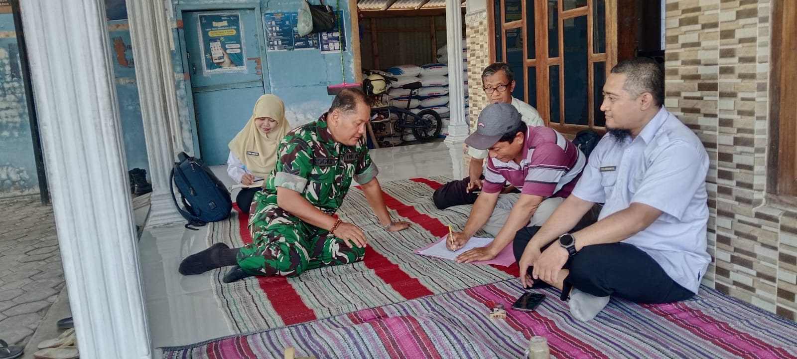 Serka Rokip Ajak Warga Tigasan Wetan Jaga Keamanan dan Produktivitas Pertanian