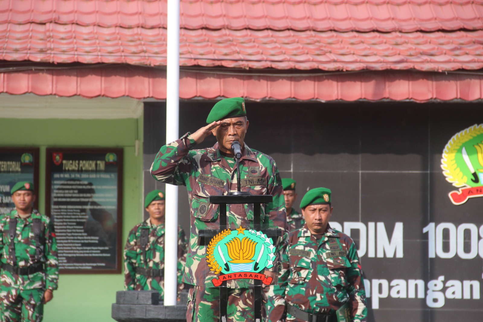 Kodim 1008/Tabalong Gelar Upacara Bendera Merah Putih Sebagai Wujud Cinta Tanah Air