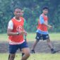 Tak Hanya Bangun Desa, Satgas TMMD ke-126 Kodim 1505/Tidore Ajak Pemuda Jaga Silaturahmi Lewat Sepak Bola Tak Hanya Bangun Desa, Satgas TMMD ke-126 Kodim 1505/Tidore Ajak Pemuda Jaga Silaturahmi Lewat Sepak Bola