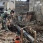Kemanusiaan Tanpa Batas, Babinsa dan Warga Lumbang Bahu Membahu Bedah Rumah Warga Kurang Mampu Kemanusiaan Tanpa Batas, Babinsa dan Warga Lumbang Bahu Membahu Bedah Rumah Warga Kurang Mampu