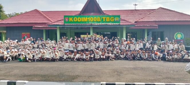 Pasiter Kodim 1008/Tabalong Ajak Siswa SDIT An Nahl Belajar Kedisiplinan dan Nasionalisme Lewat Kunjungan Edukatif